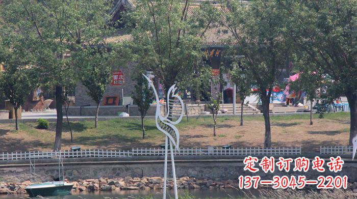 重庆融合瑞雪灵羽,灵灯晶莹不锈钢仙鹤雕塑