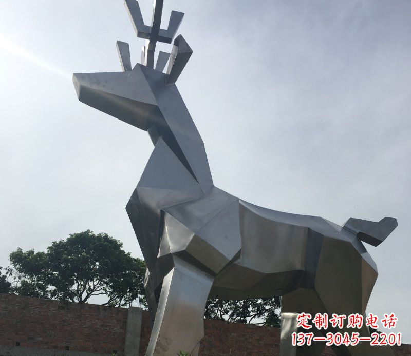 重庆不锈钢几何鹿雕塑