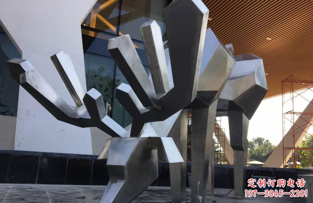 重庆高端不锈钢抽象驯鹿雕塑