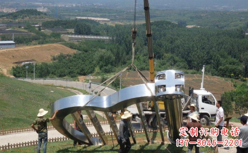 重庆公园竖琴雕塑——缔造完美的艺术景观