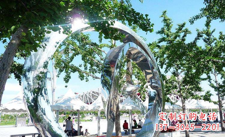 重庆高端实木不锈钢镀层圆环雕塑