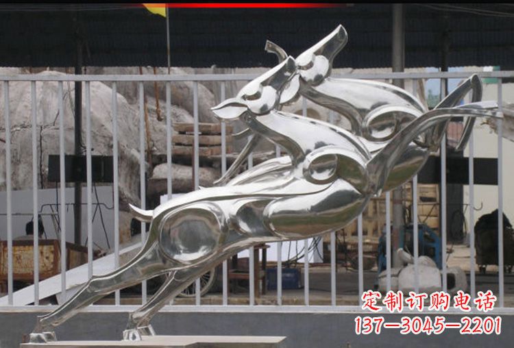 重庆梅花鹿不锈钢高光大型雕塑