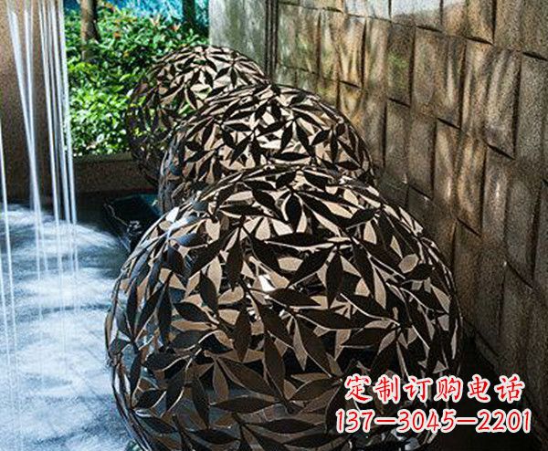 重庆不锈钢树叶镂空球景观雕塑