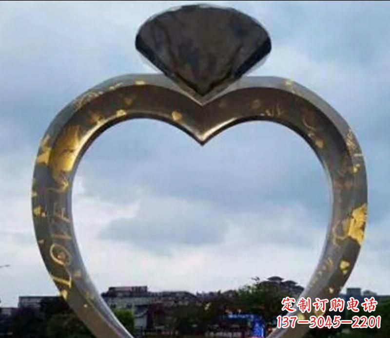 重庆不锈钢大型钻石戒指景观雕塑