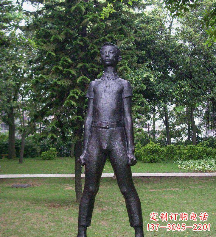 重庆夕阳下的感动——铜雕男孩人物雕塑