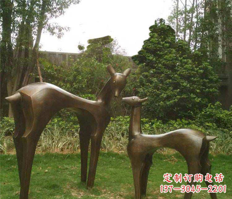 重庆公园抽象母子鹿动物铜雕