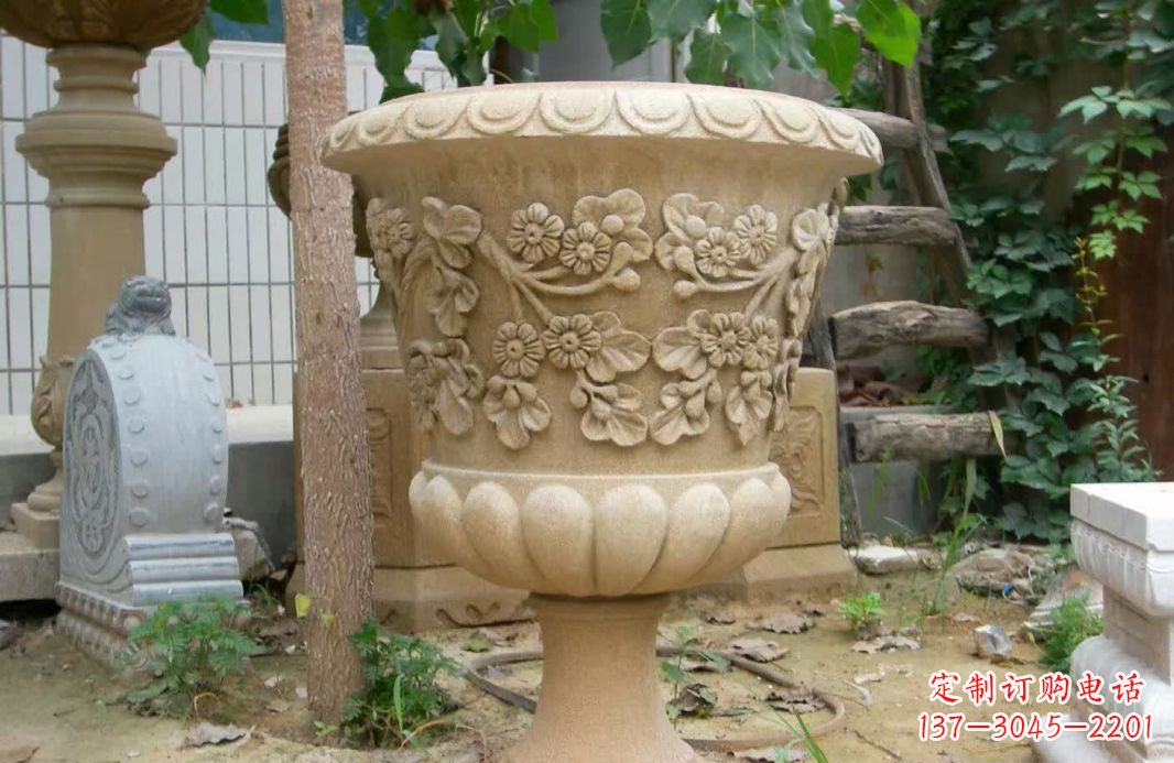 重庆精美大理石花盆雕塑