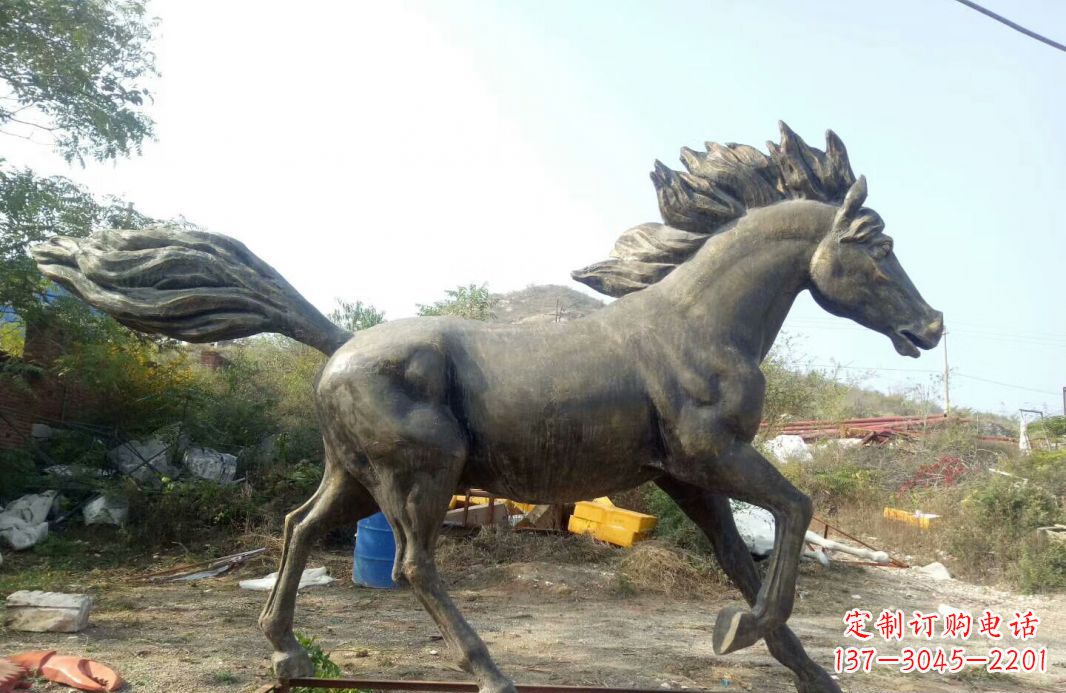 重庆公园动物奔跑的马铜雕