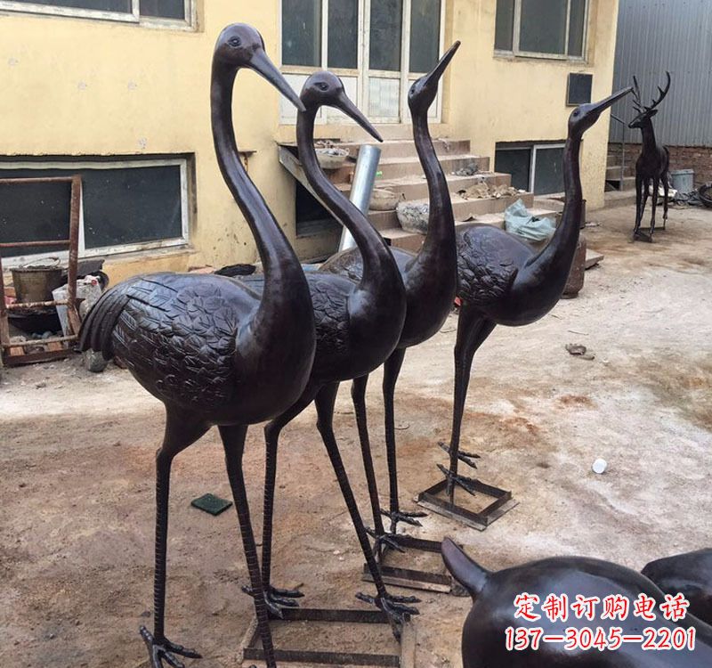 重庆雕刻精致灵动的丹顶鹤铜雕