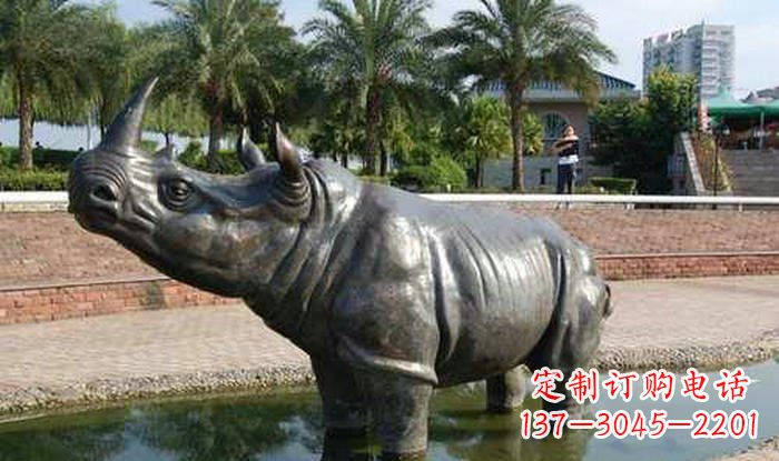 重庆公园动物铜雕犀牛