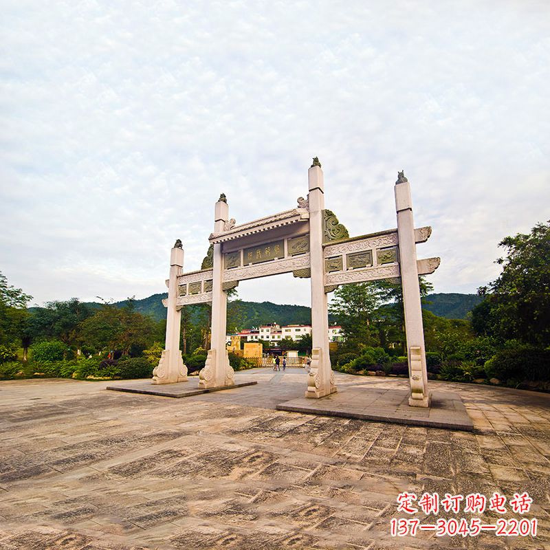 重庆公园广场冲天式石牌坊