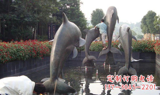 重庆公园海豚动物铜雕
