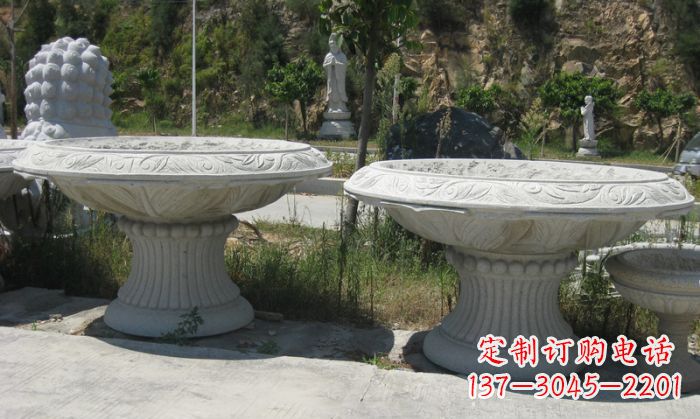 重庆美轮美奂的大理石花盆雕塑