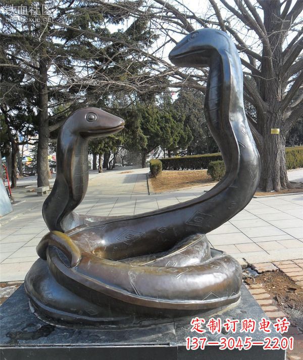 重庆公园景观动物蛇铜雕