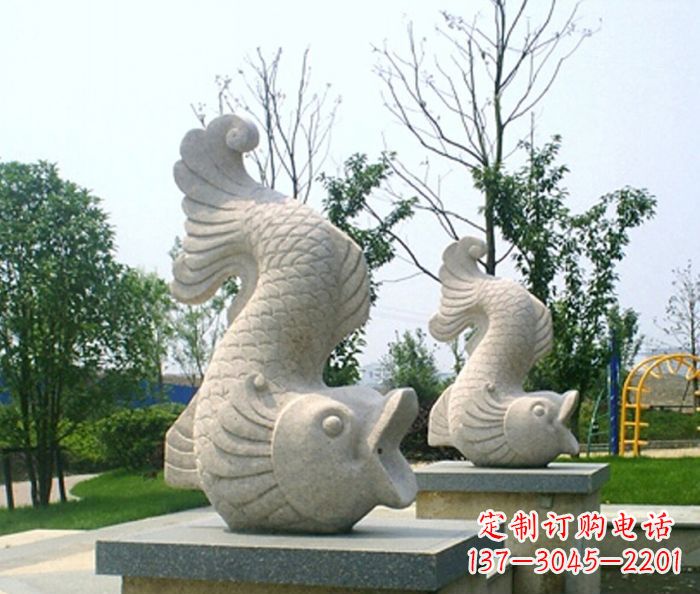 重庆自然美妙的鲤鱼石雕