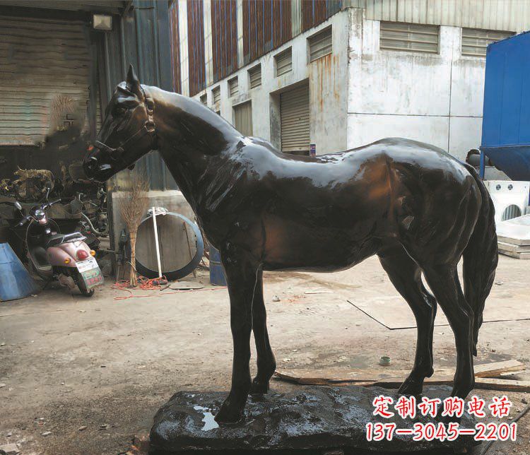 重庆玻璃钢仿铜雕塑栩栩如生的飞奔骏马
