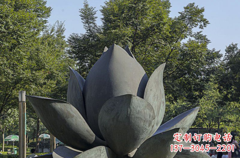 重庆公园莲花景观铜雕