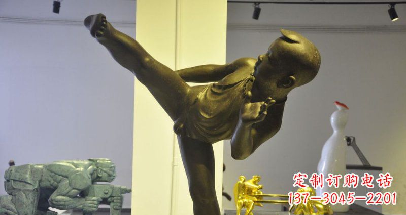 重庆领雕塑男孩练功夫铜雕