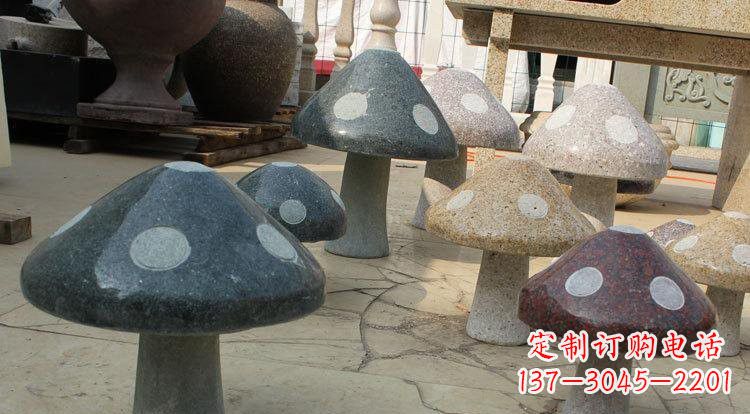 重庆别具特色的蘑菇石雕