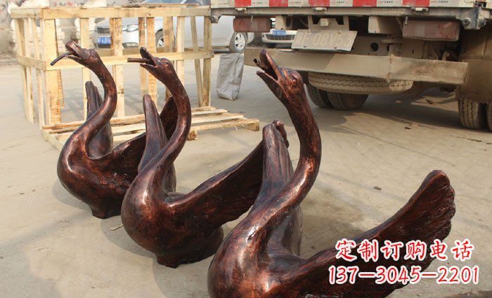重庆公园喷水天鹅动物铜雕