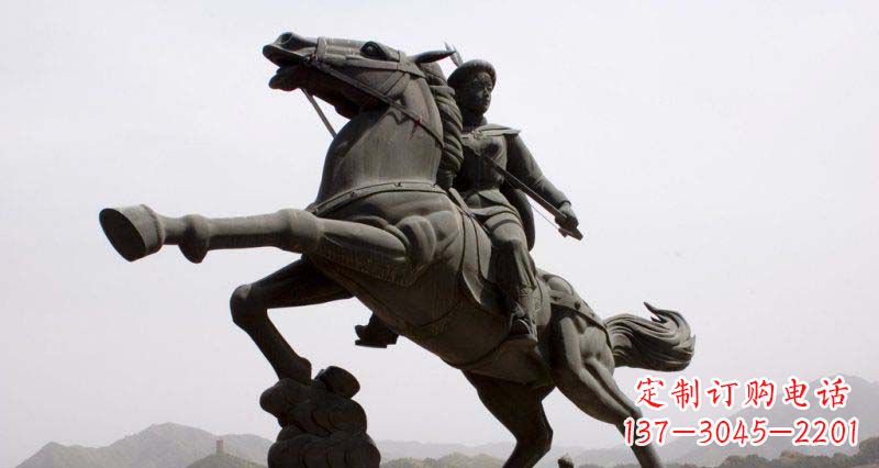 重庆公园骑马的西方人物景观铜雕
