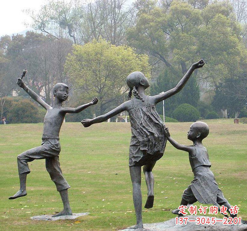 重庆公园人物放风筝的儿童铜雕