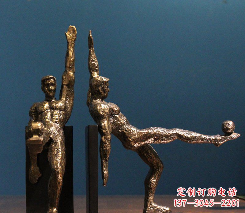 重庆高雅足球形象铜雕