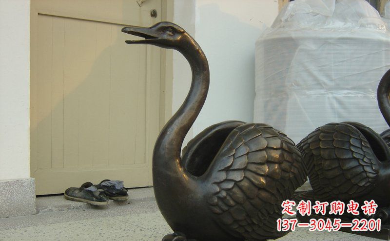 重庆绝美铜板雕刻天鹅雕塑