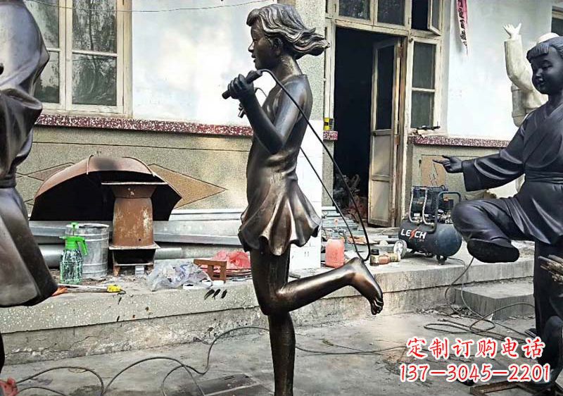 重庆精美女孩铜雕