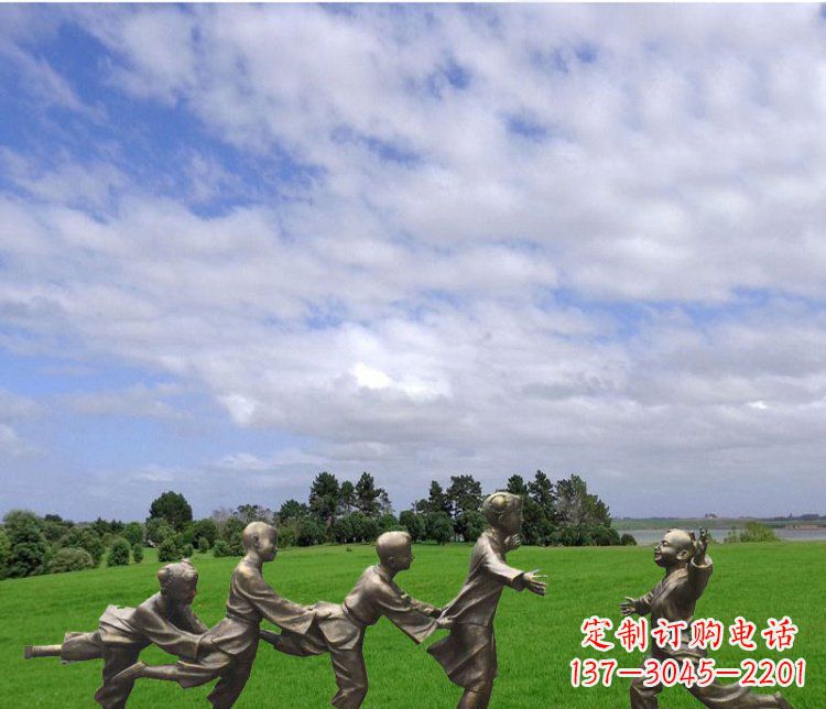 重庆公园铜雕老鹰抓小鸡游戏人物雕塑