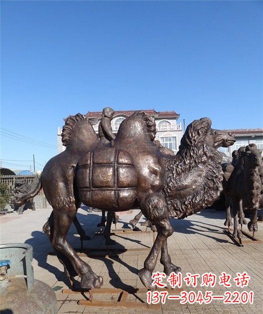 重庆公园铜雕骆驼