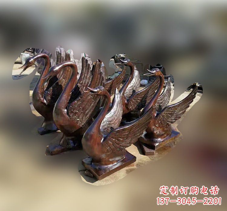 重庆公园铜雕天鹅