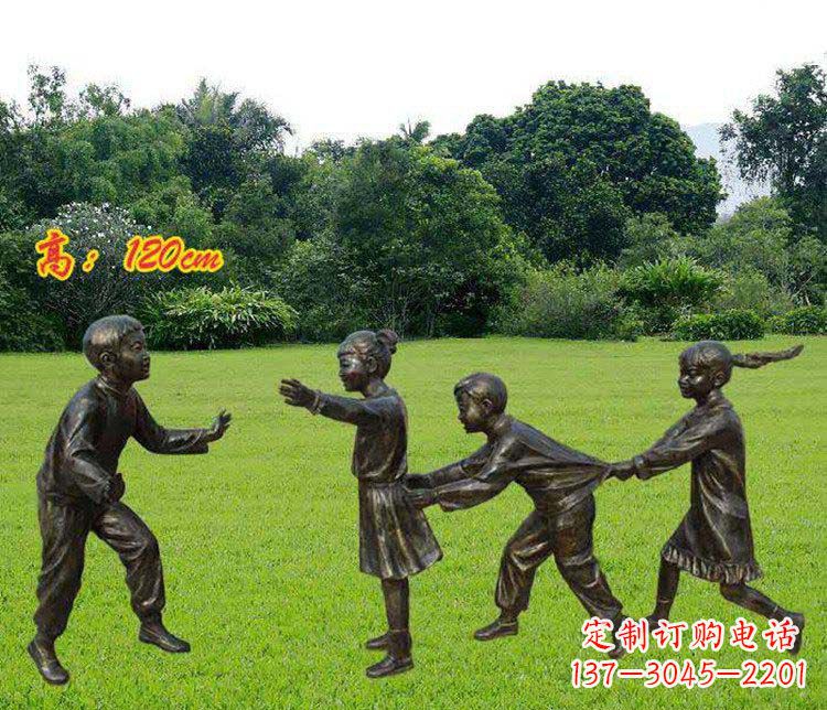 重庆公园玩老鹰捉小鸡的儿童小品铜雕 (2)