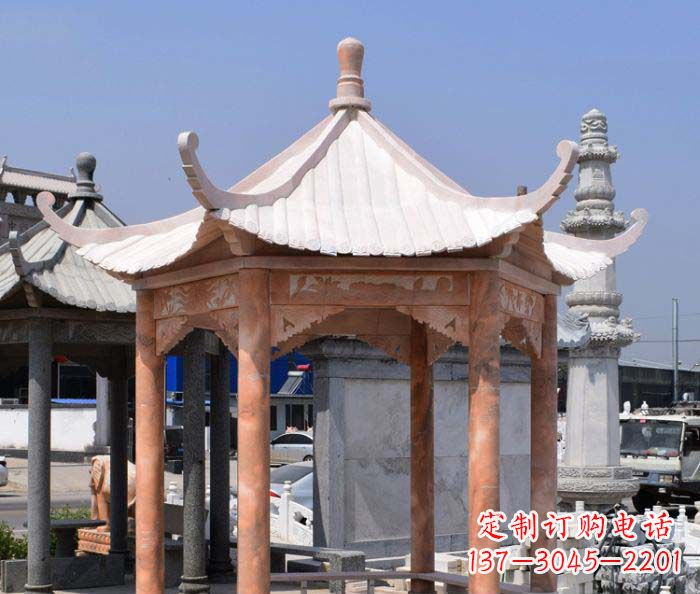 重庆公园晚霞红石雕凉亭