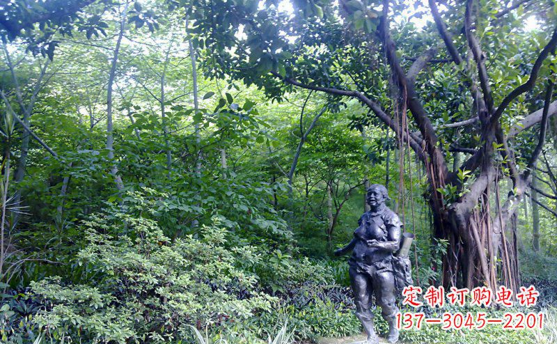 重庆公园西方女人人物铜雕