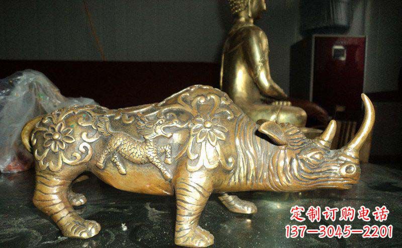 重庆公园犀牛动物铜雕
