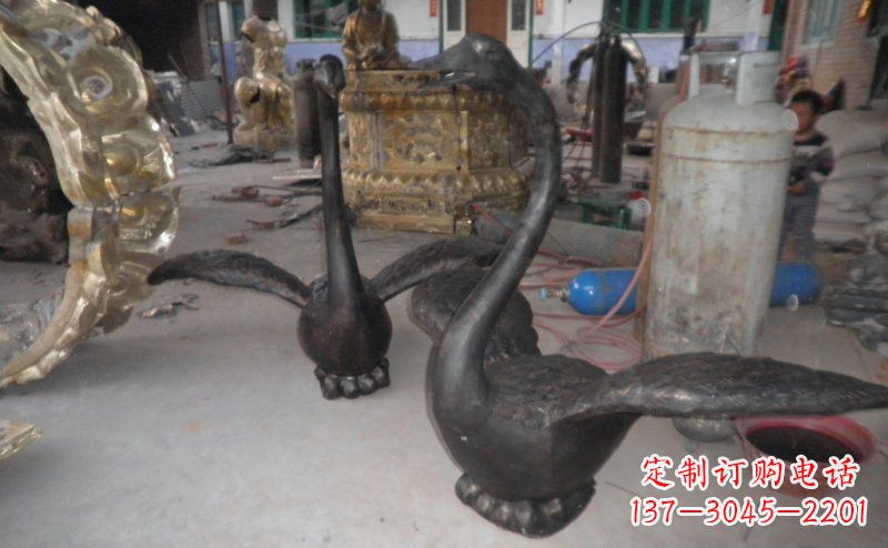 重庆汇聚灵性的仙鹤塑像
