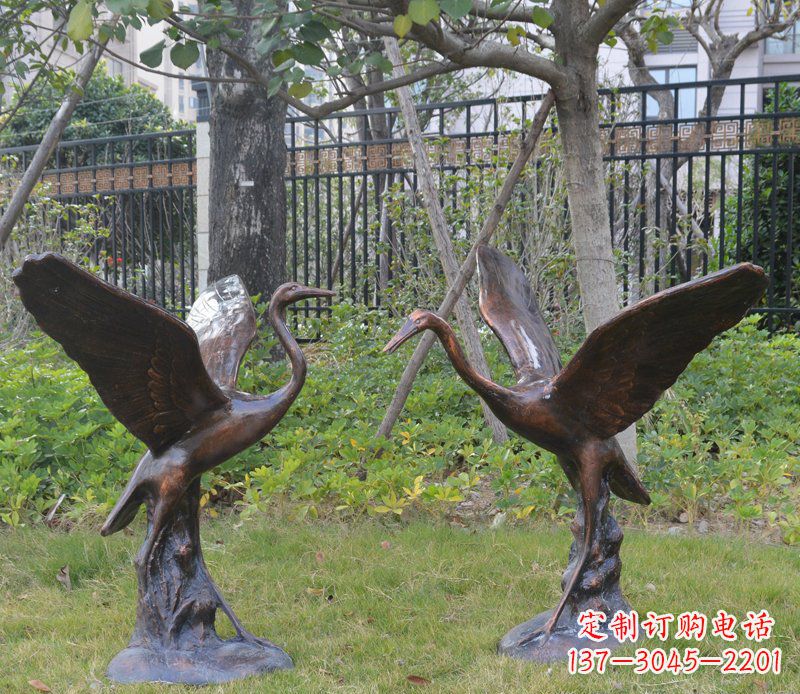 重庆高雅实木雕刻精美仙鹤景观玻璃钢仿铜摆件