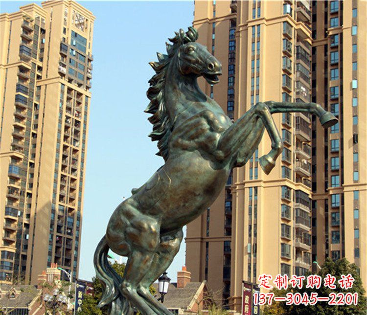 重庆公园小区立马动物铜雕
