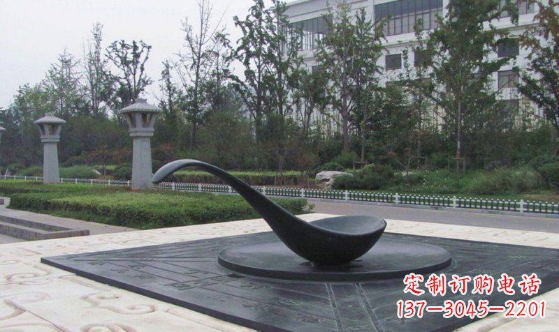 重庆中领雕塑指南针铜雕——定制你的独特景观