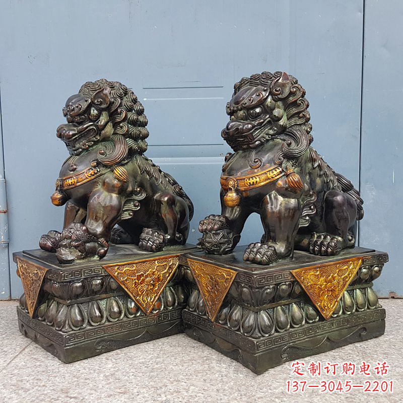 重庆故宫青铜狮子