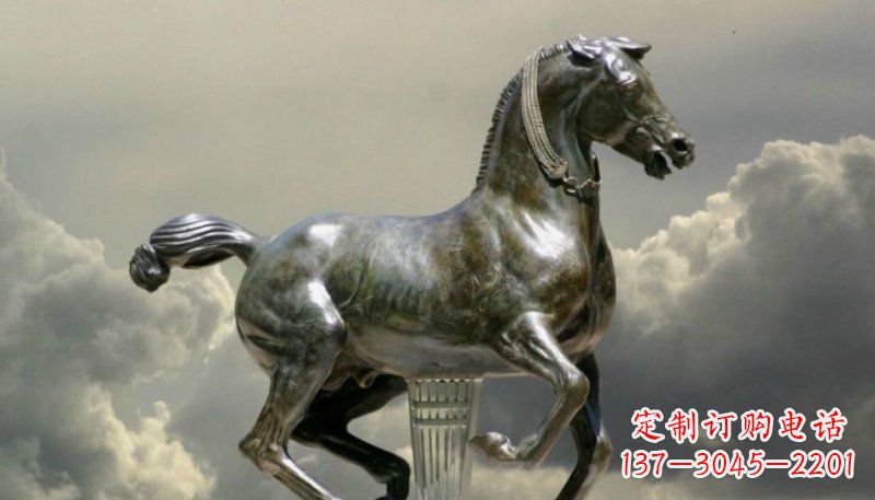 重庆铜雕艺术品:纯手工雕刻的奔马铜雕