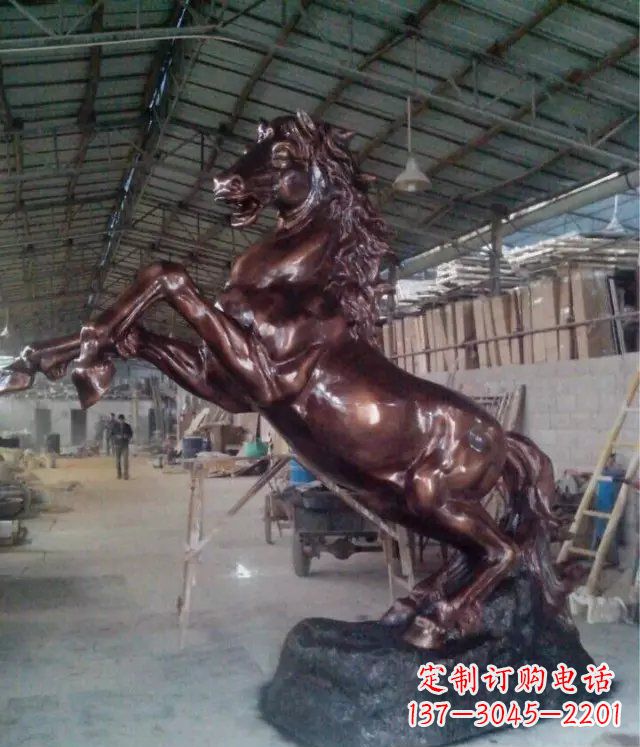重庆广场奔马铜雕