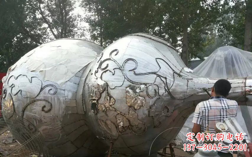 重庆分外精美的不锈钢葫芦雕塑