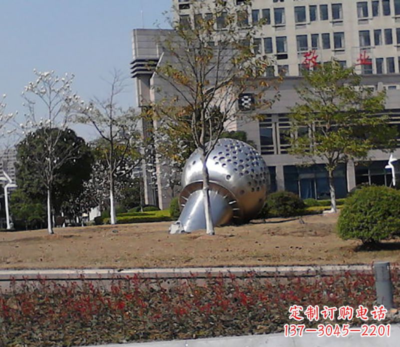 重庆广场不锈钢话筒雕塑