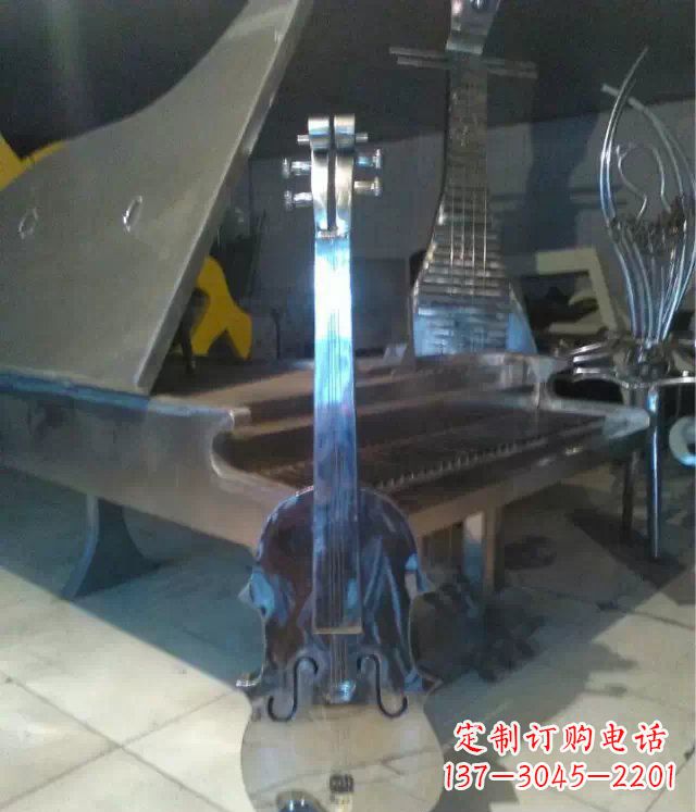 重庆广场不锈钢吉他景观雕塑