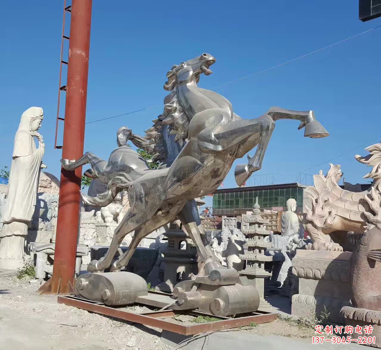 重庆广场不锈钢镜面飞马雕塑