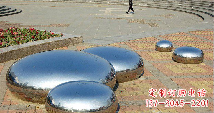 重庆广场不锈钢镜面水滴雕塑 (2)