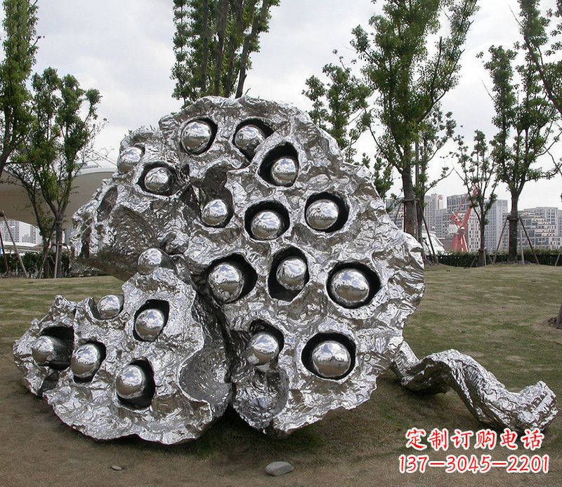 重庆中领雕塑出品:高端不锈钢莲蓬雕塑