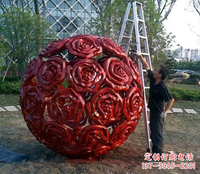 重庆广场不锈钢玫瑰花镂空球景观雕塑